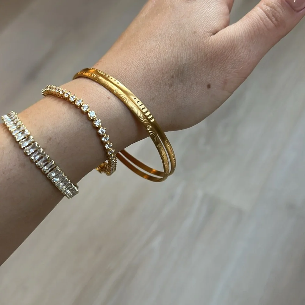 BRAND NEW Set of 2 Satya Jewelry Gold Engraved Slim Bangle set